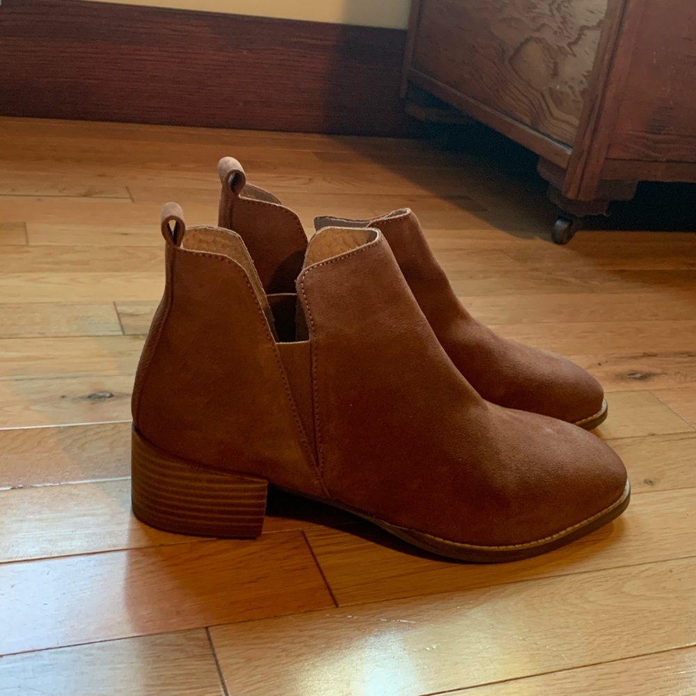 Seychelles Offstage Suede Cognac Bootie 9.5